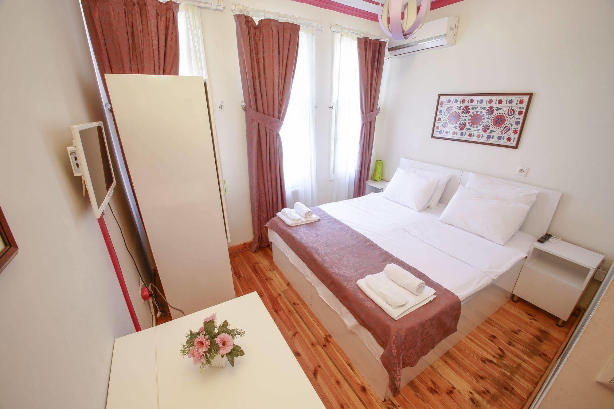 Lale Inn Ortakoey Istambul Extérieur photo
